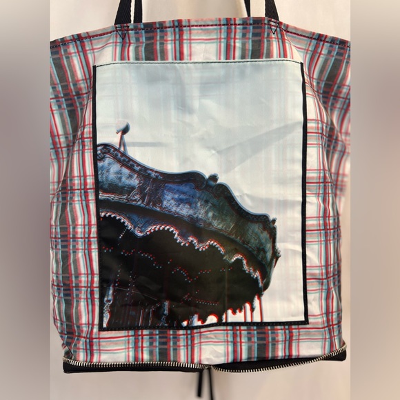 ZARA | Packable Nylon Tote with Carnival Print - Picture 4 of 7